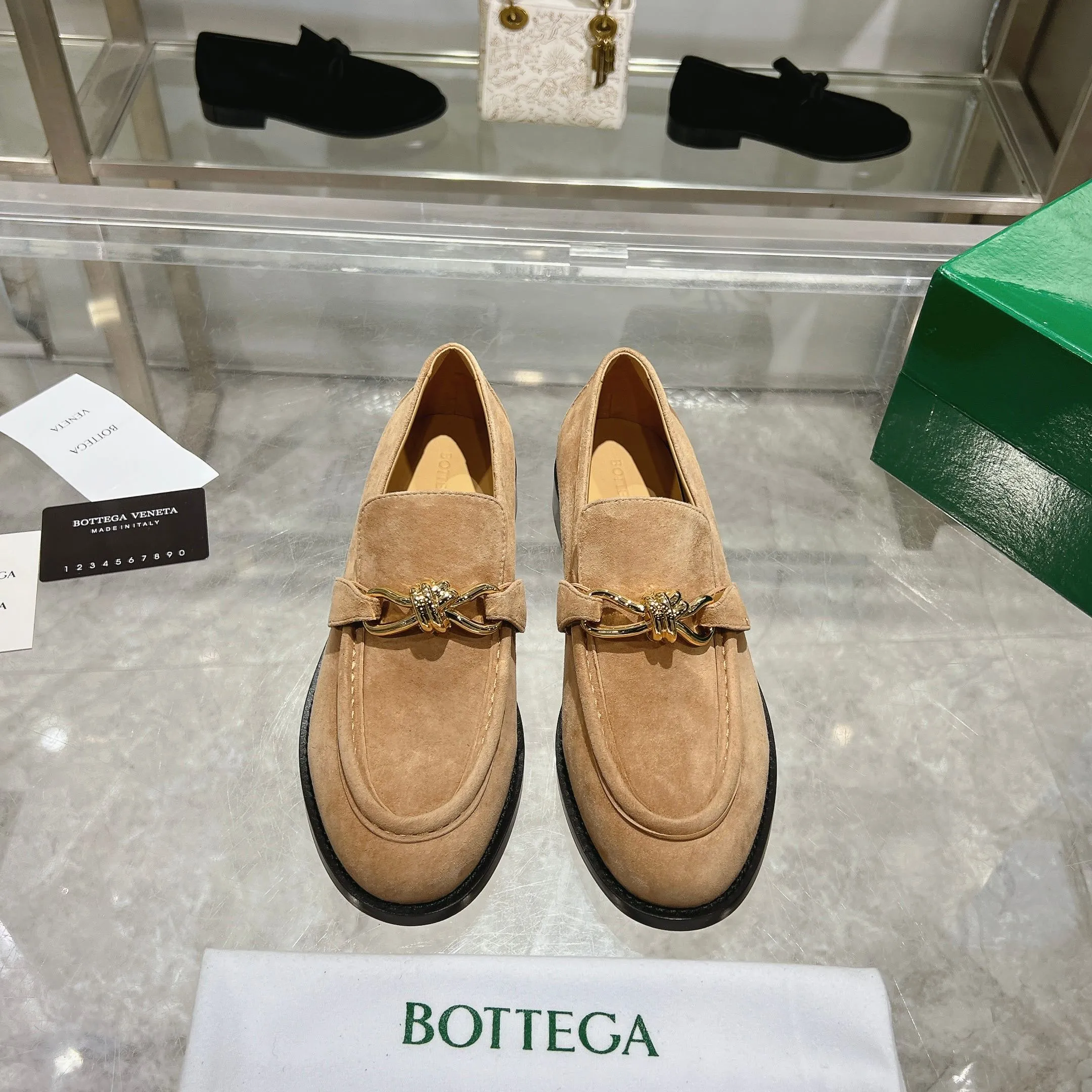 [BV] Top P: 840💰 Size: Female 35-39 (Female 40 custom-made) Male 39-44 (38.45 non-refundable) Bottega Veneta 2025 counter model! Small round toe loafers! Imported leather outsole! Imported grained cowhide! Solid color Niuli! !